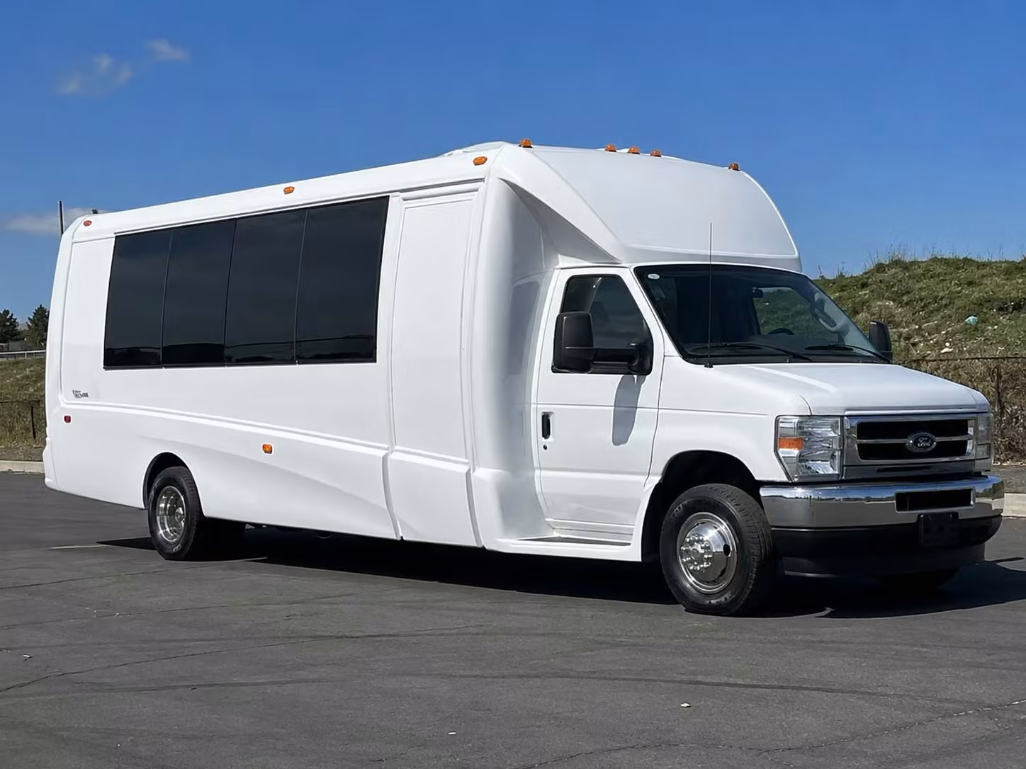 bachelor bachelorette night out party bus rentals in san diego