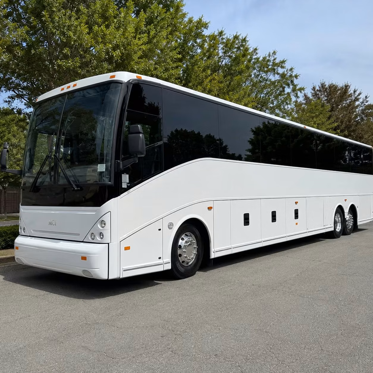 reliable daily shuttle service for san diego s life sciences and biotech campuses
